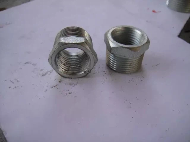 Aleación 800 Incoloy 800 Enchufe forjado Roscado Codo Tee Cap Acoplamiento cruzado