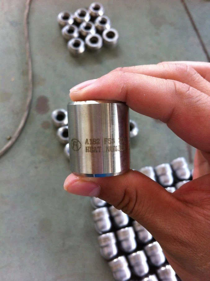 UNS N06002 2.4465 Forjado socket roscado codo tee Cap Cross Coupling
